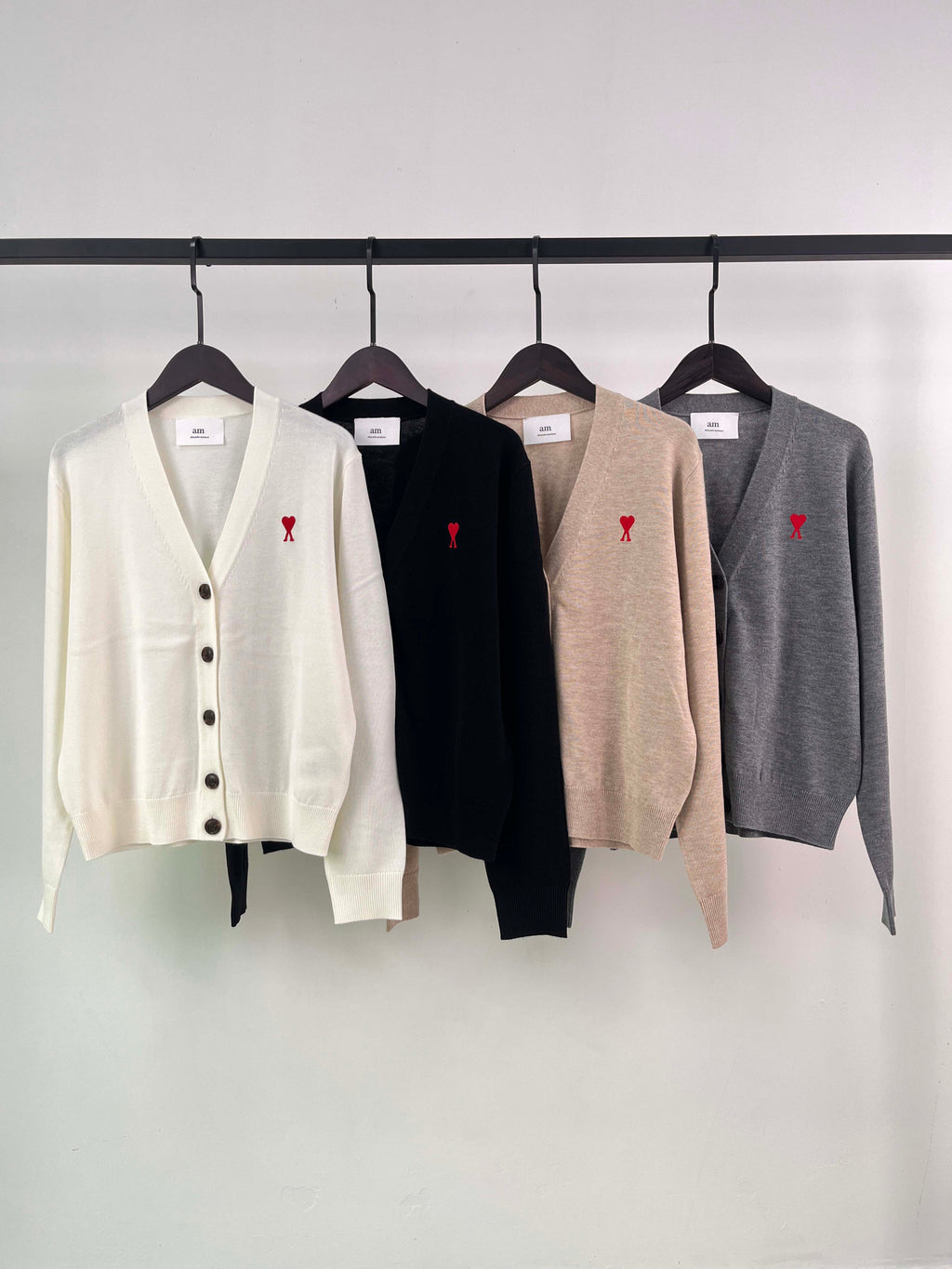 RED AMI DE COEUR CARDIGAN Cardigan in classic merino wool