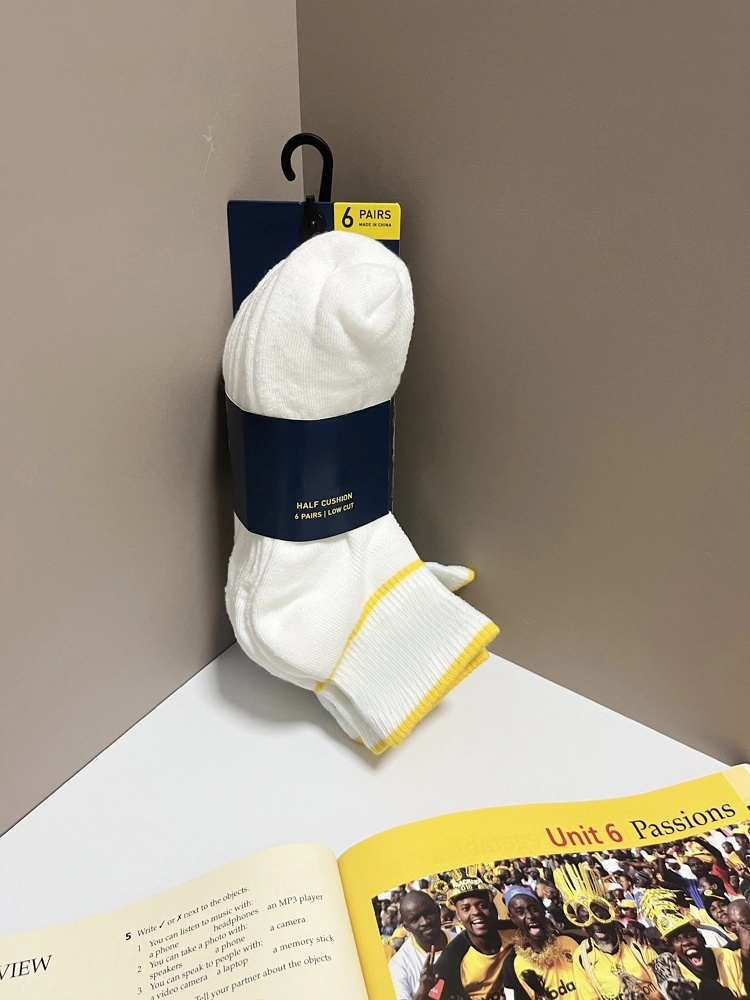 40309934 White cotton mid-calf socks with colored lettering(6pairs)