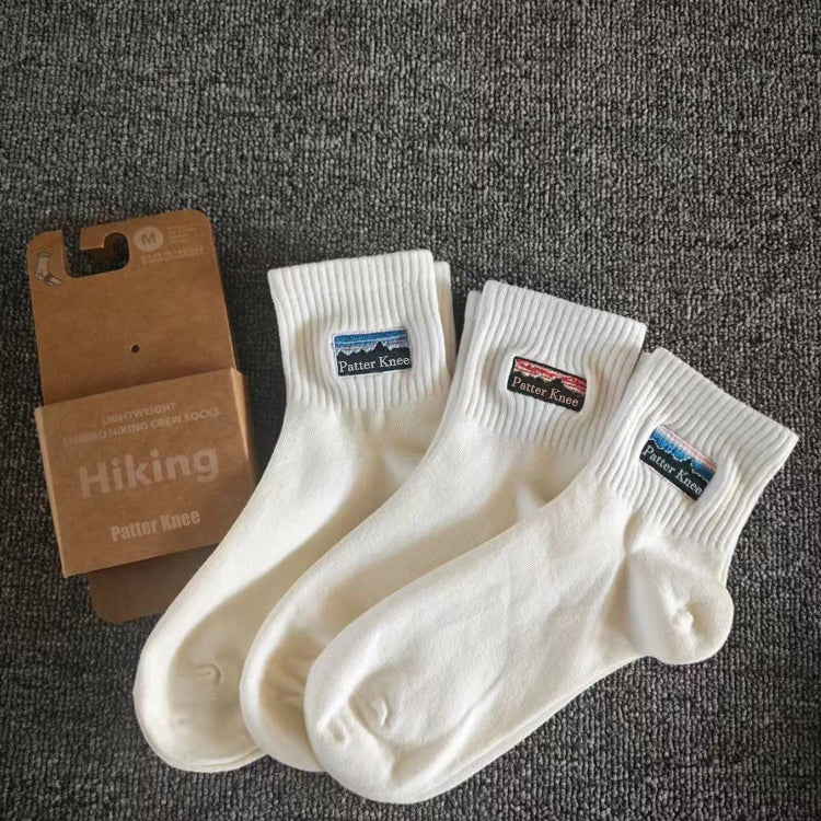 Exquisite  mid-calf socks for men and women in all seasons