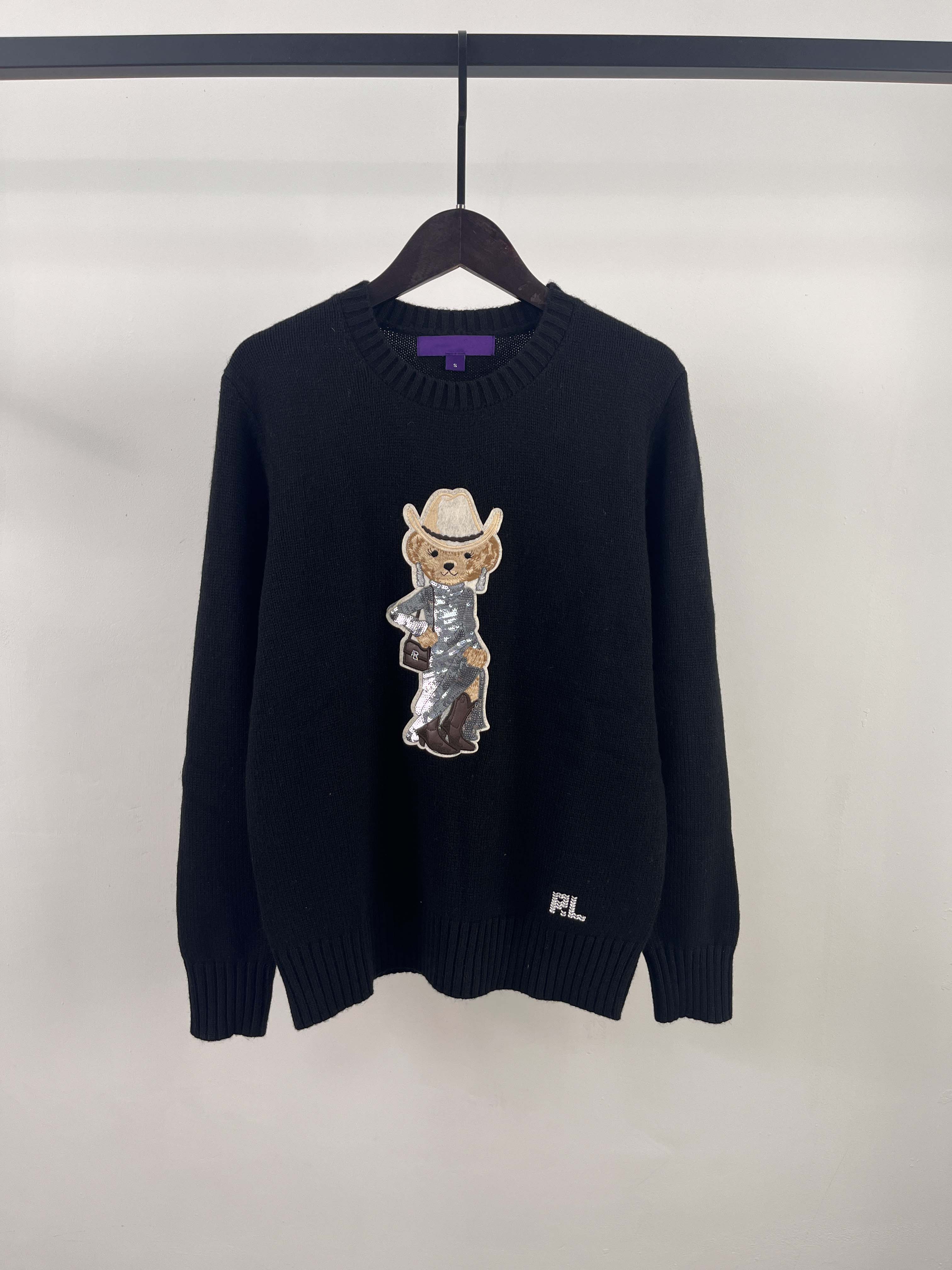 39588576RL Western Bear Crewneck Cashmere Sweater