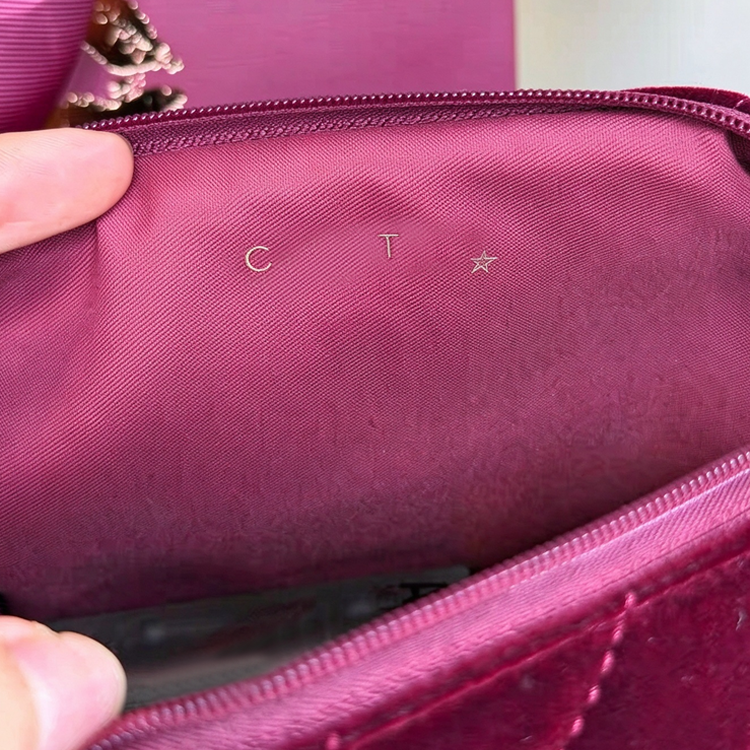 51357514 Burgundy Velvet Star Makeup Bag, Portable Cosmetic Pouch for Travel Makeup Storage