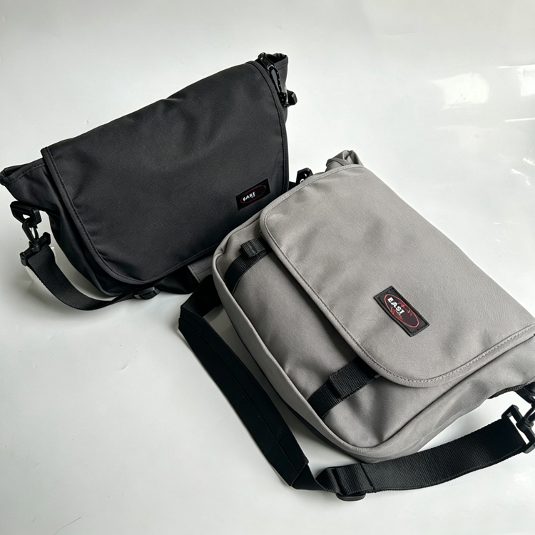 Waterproof Canvas Messenger Shoulder Bag, Adjustable Strap Crossbody Bag for Daily Travel - 40789599