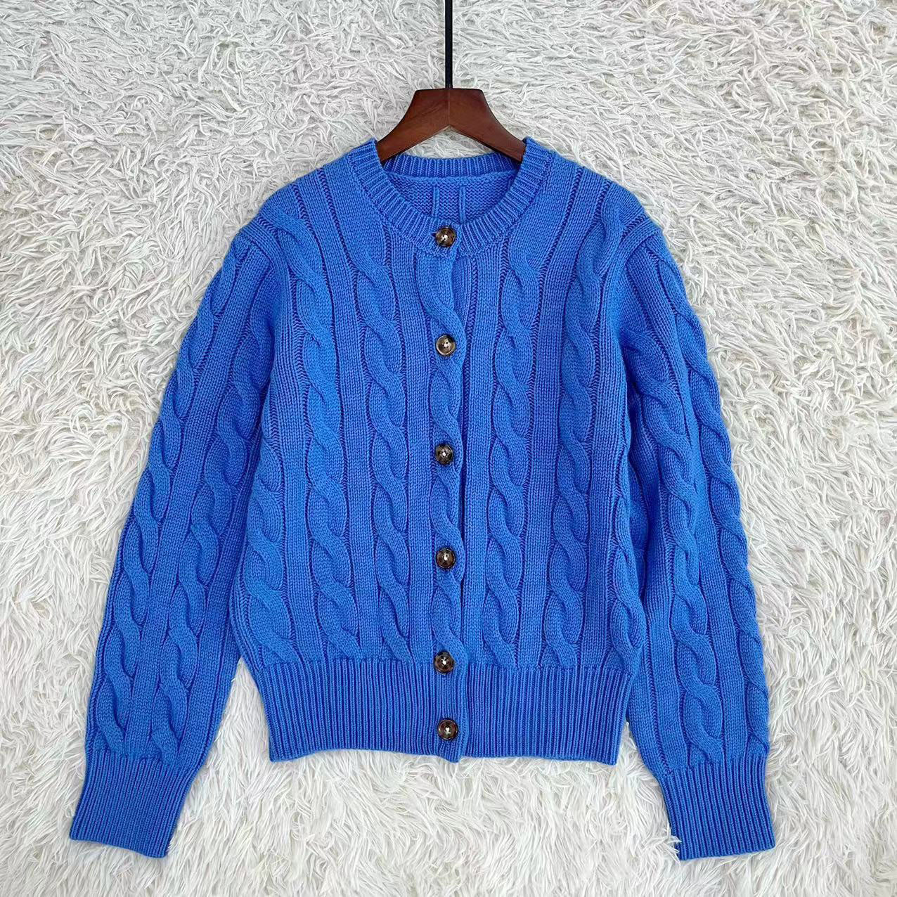 39448799 Cardigan in Natural Cable-knit Wool and Cashmere Cardigan