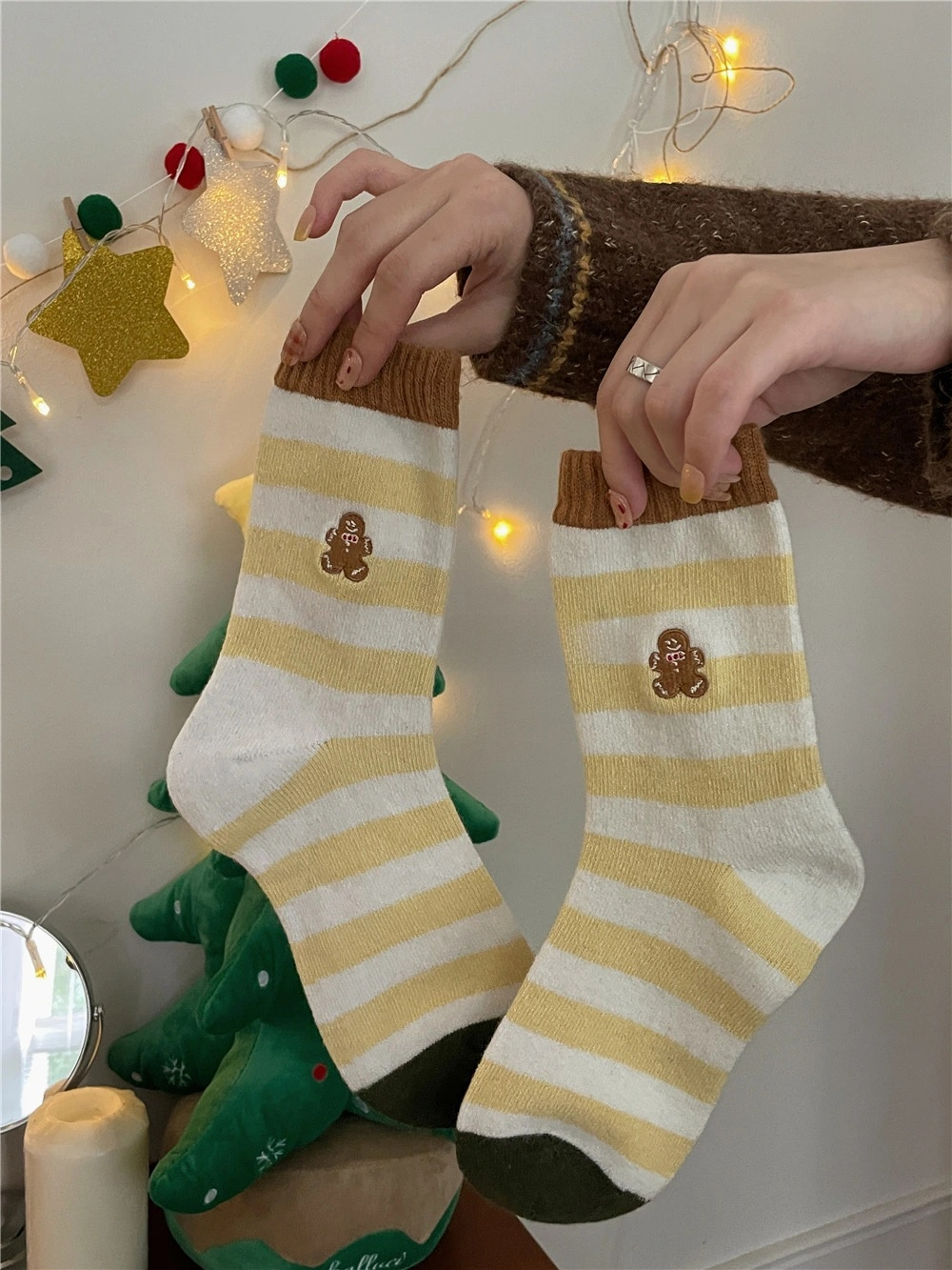 New Christmas wool socks, mid-calf striped women's socks