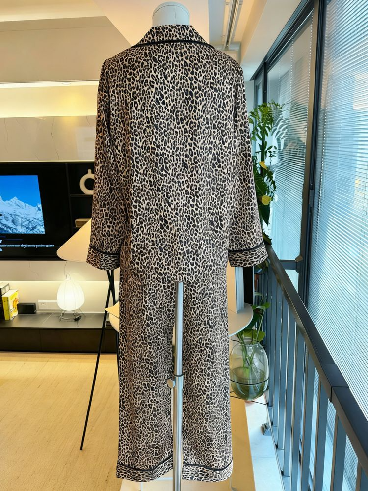 40491140 Leopard Ice Silk Pajamas for Women,2 Piece Pjs Set