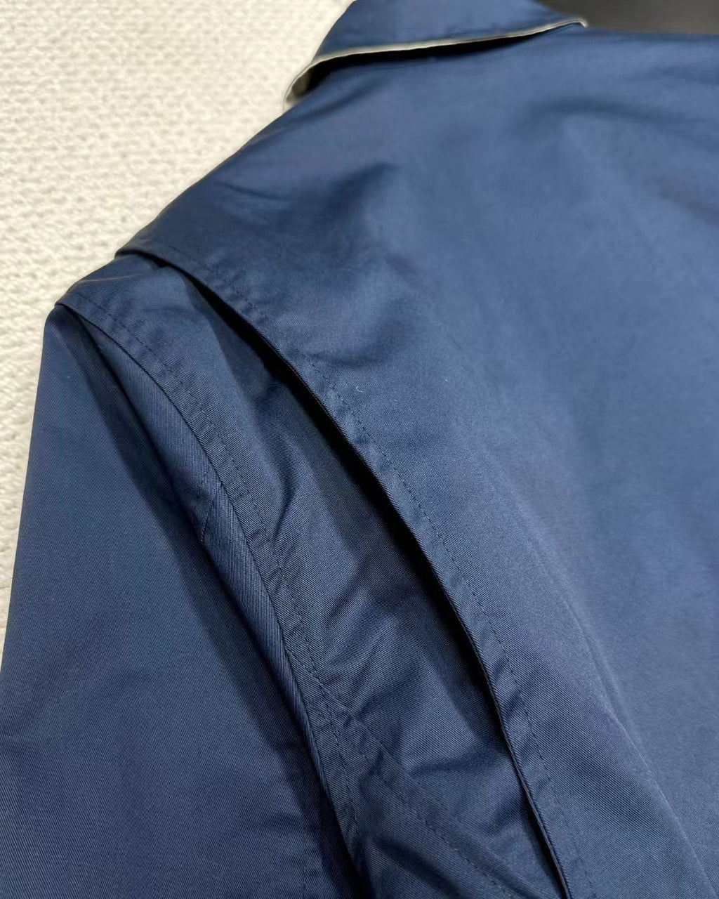 39794853RL Men's Lightweight Windbreaker