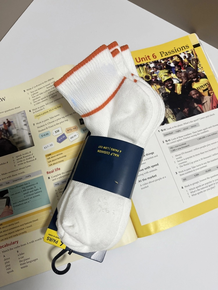 40309934 White cotton mid-calf socks with colored lettering(6pairs)