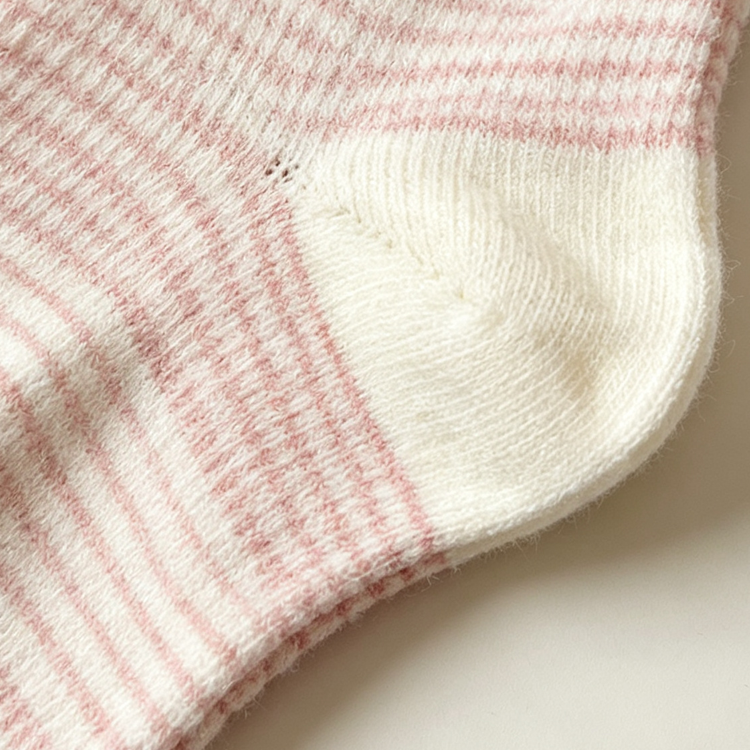 51193488 Women Striped Cotton Crew Socks Soft Comfortable Casual Mid‑Calf Socks Gift Box Set