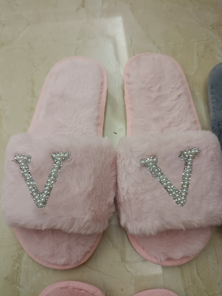 51334726 Women Fuzzy Plush Slippers Sparkling Rhinestone Logo Open Toe House Slippers for Indoor