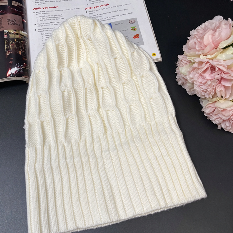 40823767 Cable Knit Beanie Hat Classic Embroidered Logo Warm Winter Knitted Cap for Men Women