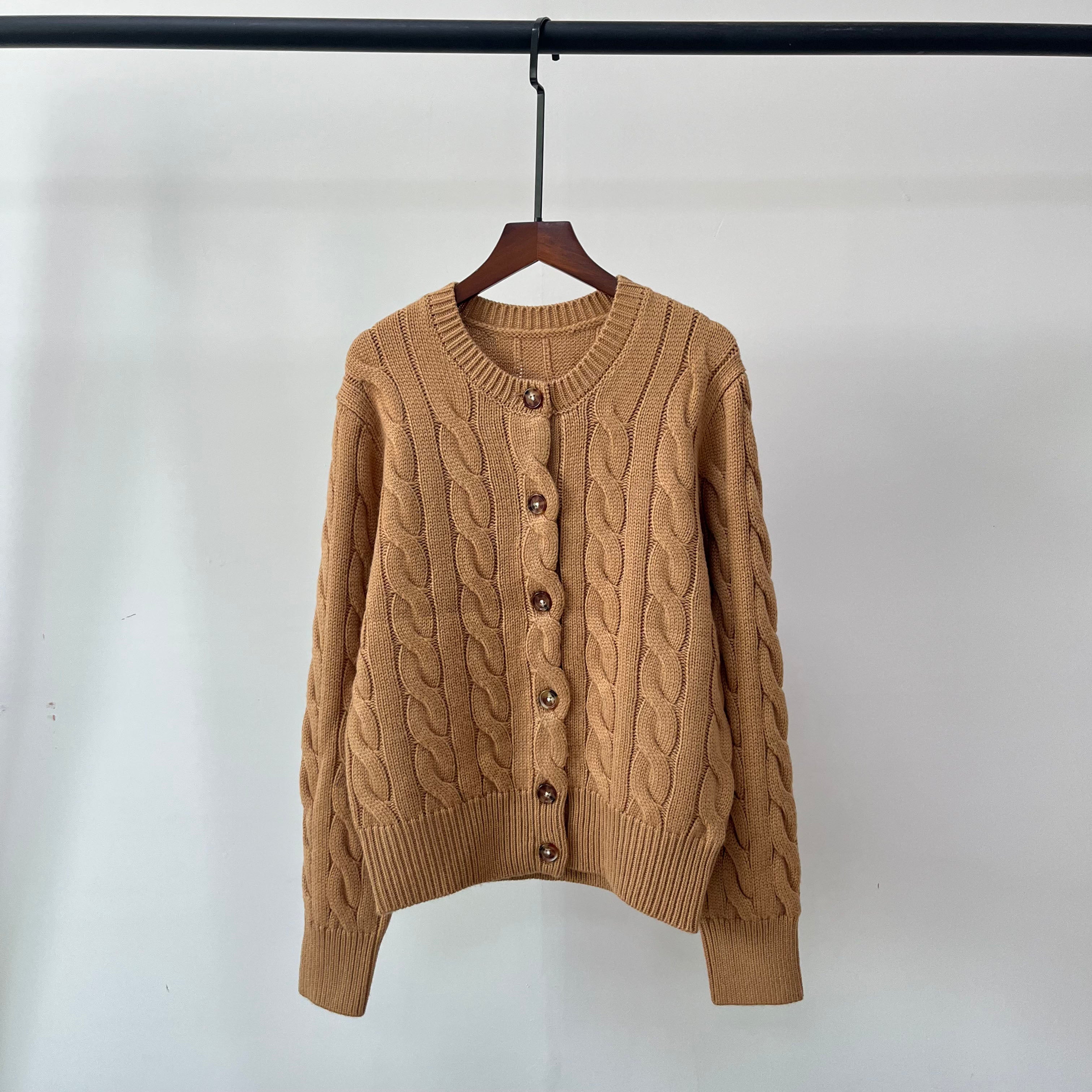 39448799 Cardigan in Natural Cable-knit Wool and Cashmere Cardigan