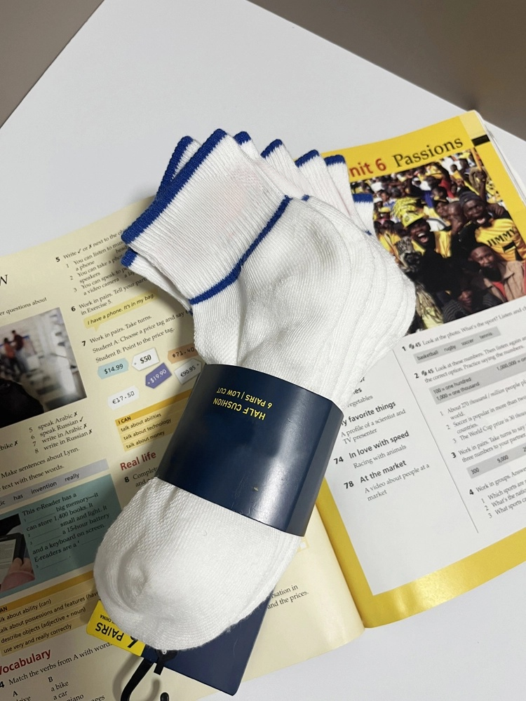 40309934 White cotton mid-calf socks with colored lettering(6pairs)
