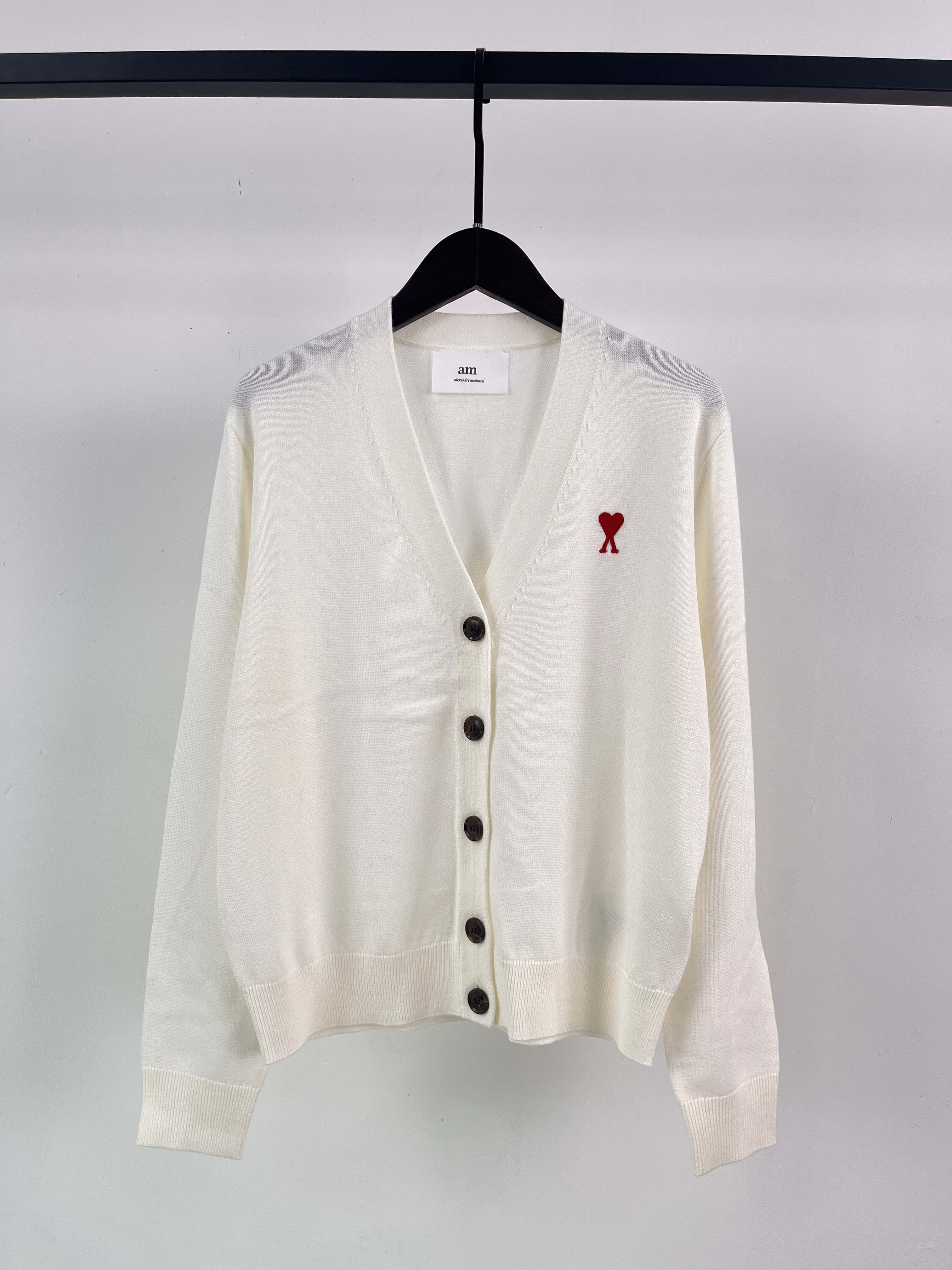 RED AMI DE COEUR CARDIGAN Cardigan in classic merino wool
