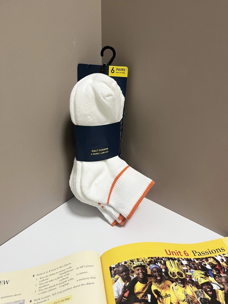 40309934 White cotton mid-calf socks with colored lettering(6pairs)