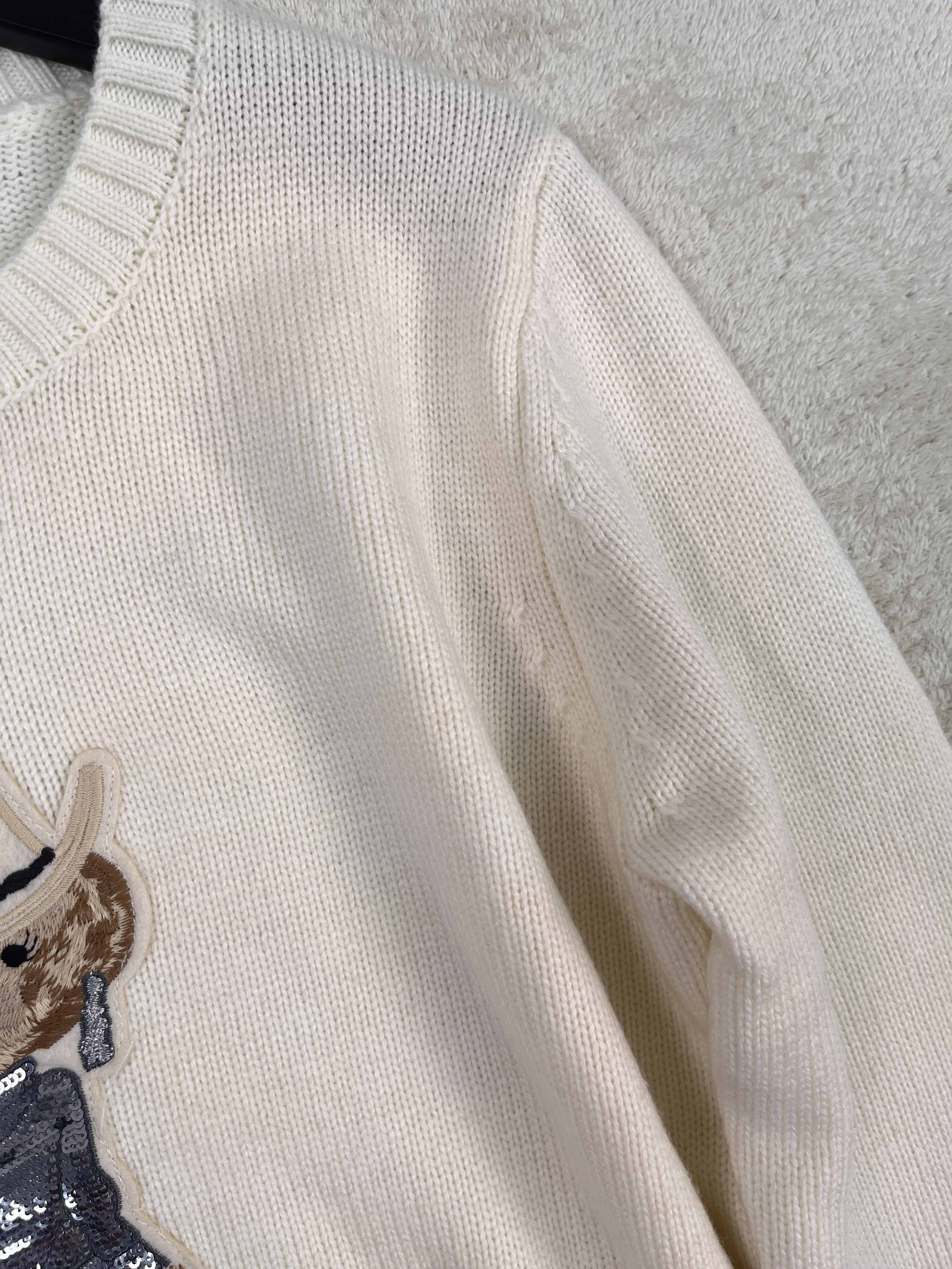 39588576RL Western Bear Crewneck Cashmere Sweater