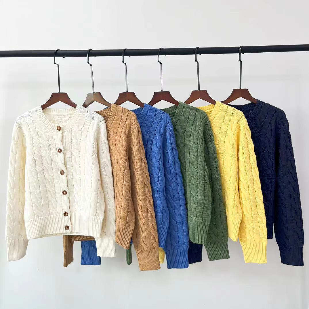 39448799 Cardigan in Natural Cable-knit Wool and Cashmere Cardigan