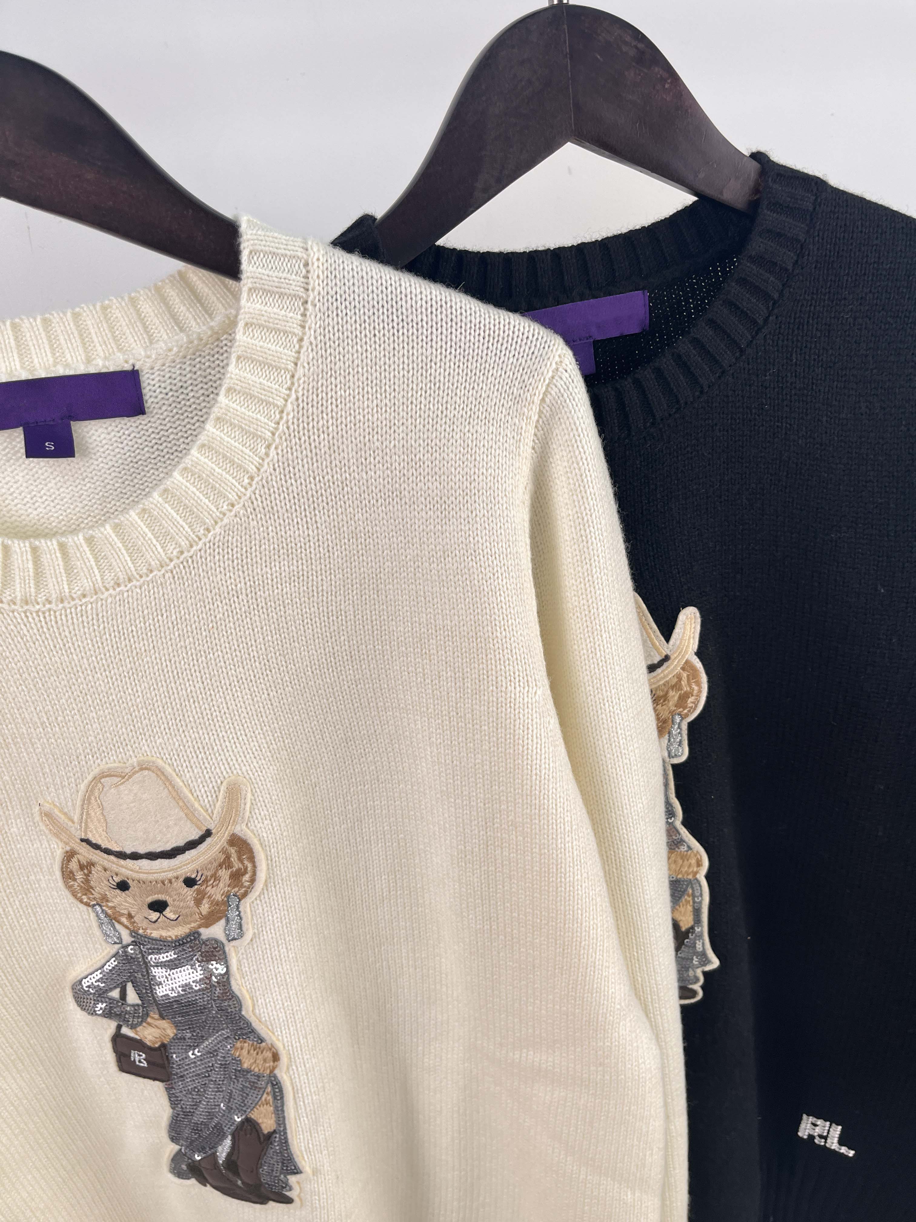 39588576RL Western Bear Crewneck Cashmere Sweater