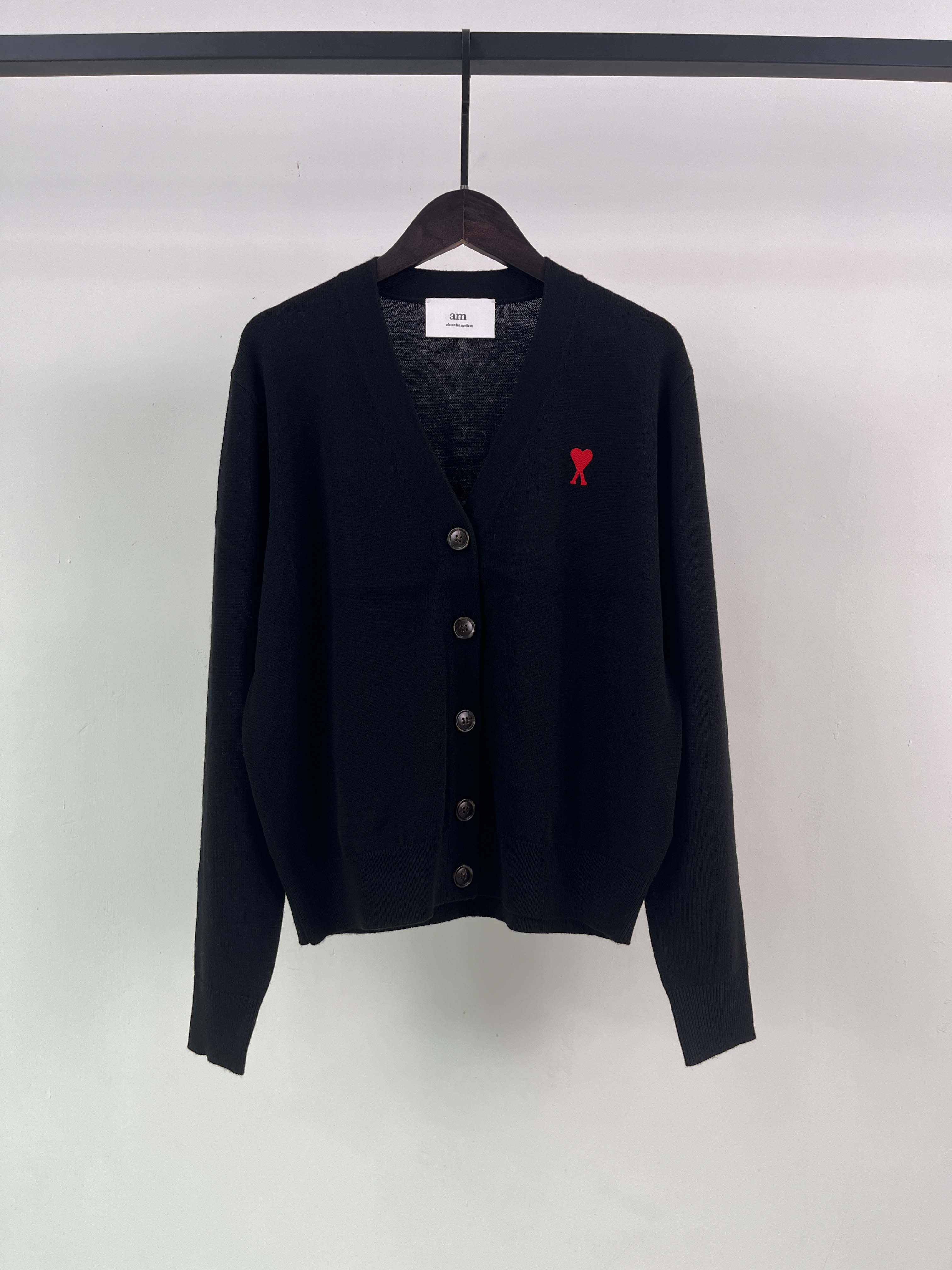 RED AMI DE COEUR CARDIGAN Cardigan in classic merino wool