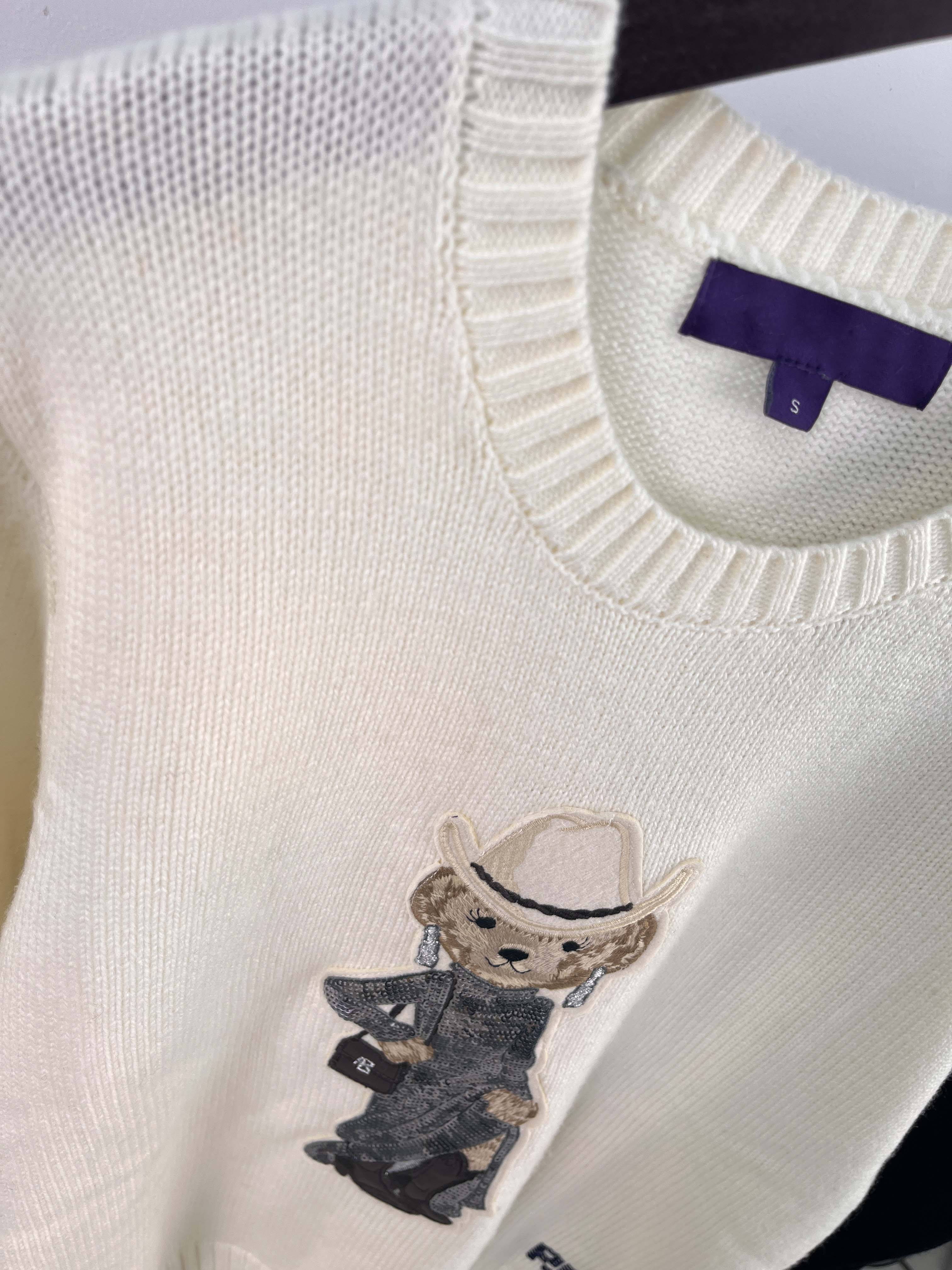 39588576RL Western Bear Crewneck Cashmere Sweater
