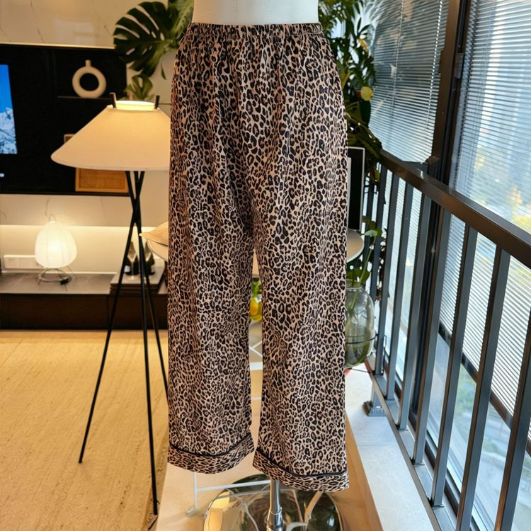 40491140 Leopard Ice Silk Pajamas for Women,2 Piece Pjs Set