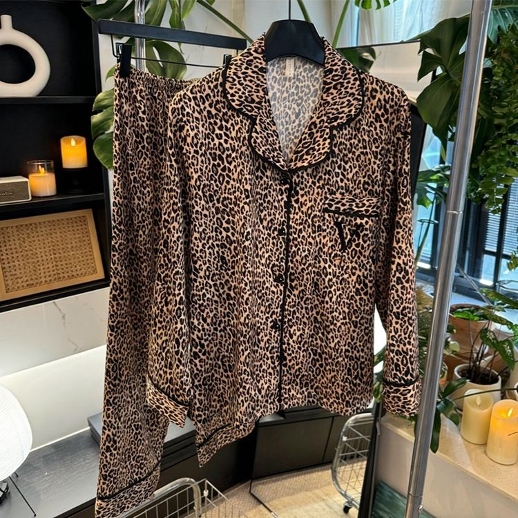 40491140 Leopard Ice Silk Pajamas for Women,2 Piece Pjs Set