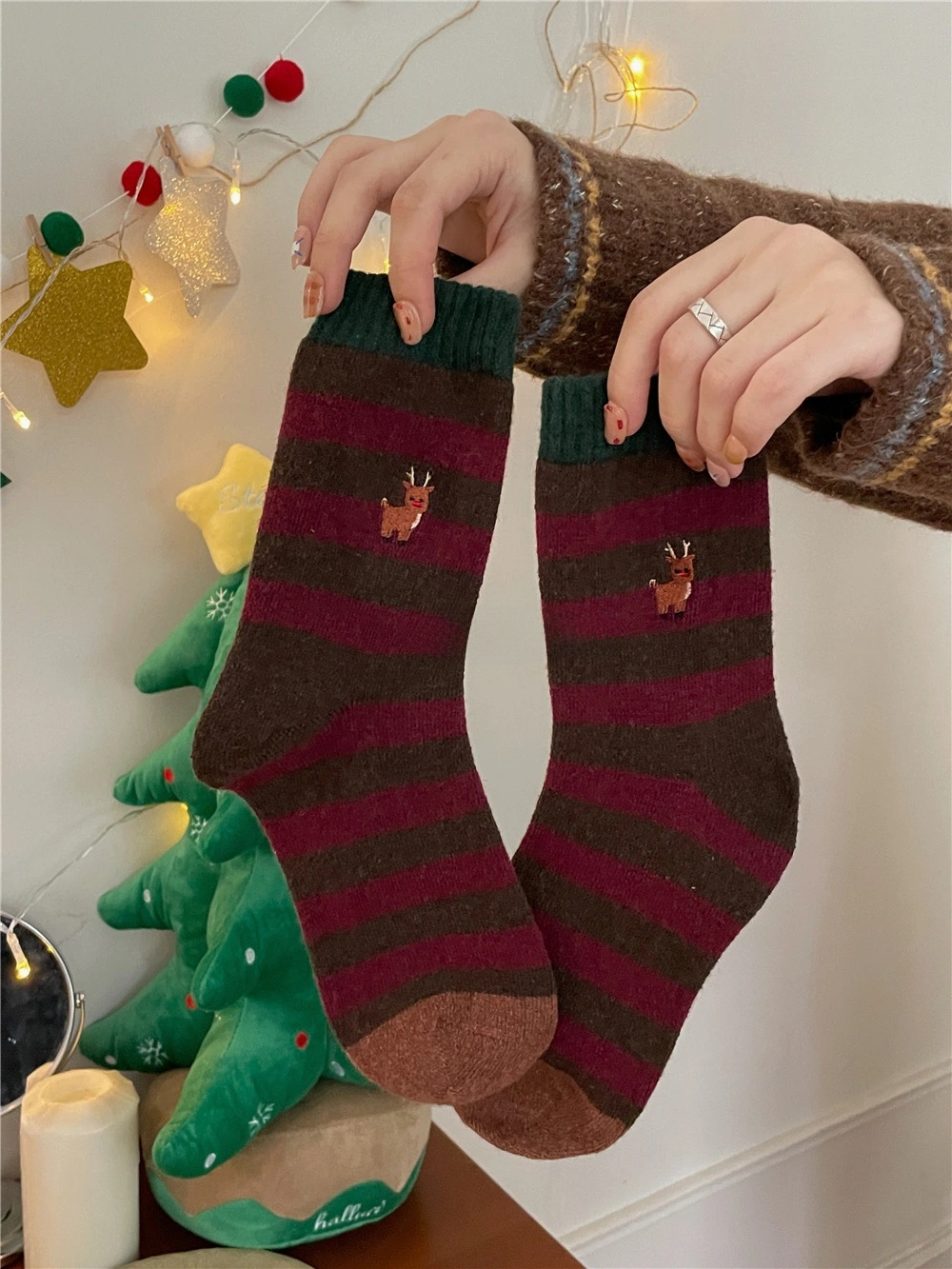 New Christmas wool socks, mid-calf striped women's socks