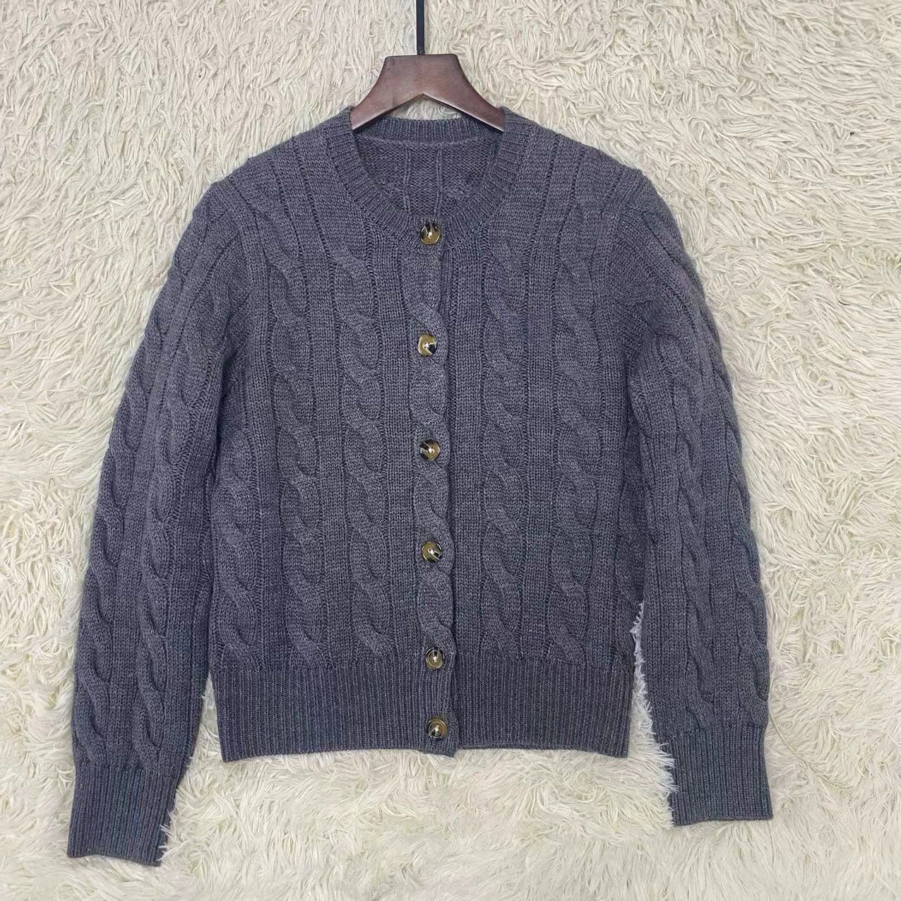 39448799 Cardigan in Natural Cable-knit Wool and Cashmere Cardigan