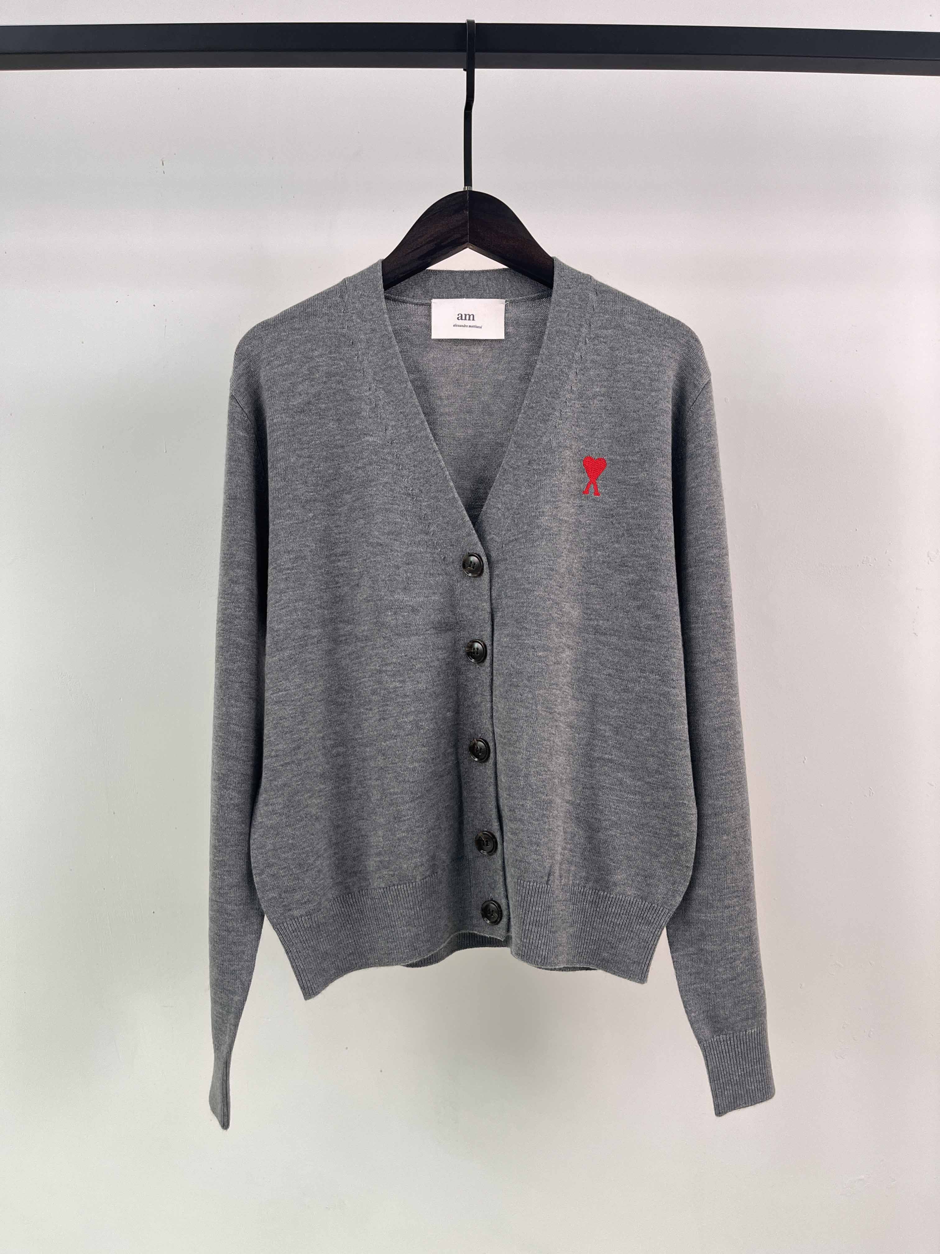 RED AMI DE COEUR CARDIGAN Cardigan in classic merino wool