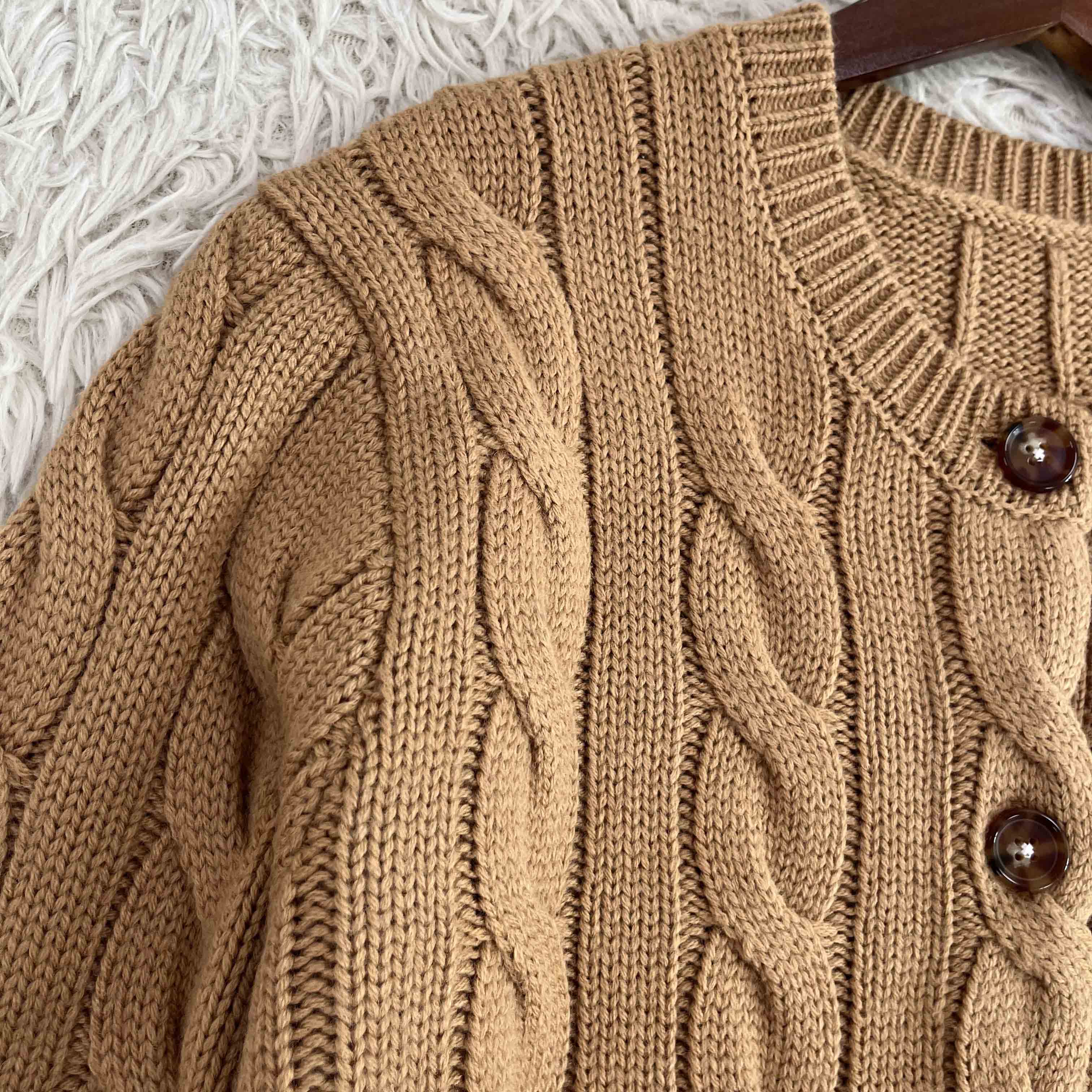 39448799 Cardigan in Natural Cable-knit Wool and Cashmere Cardigan